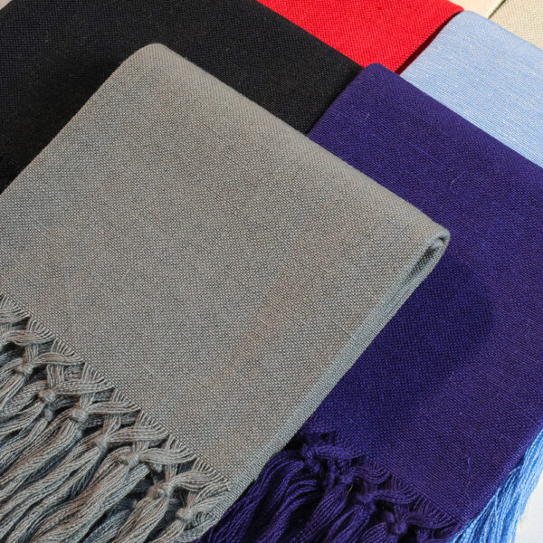 https://portalofhope.com/wp-content/uploads/2023/09/BUSATTI-Zodiaco-Linen-Cotton-Small-Hand-Towels-with-Fringe-Multicolors-3-600x600.jpg